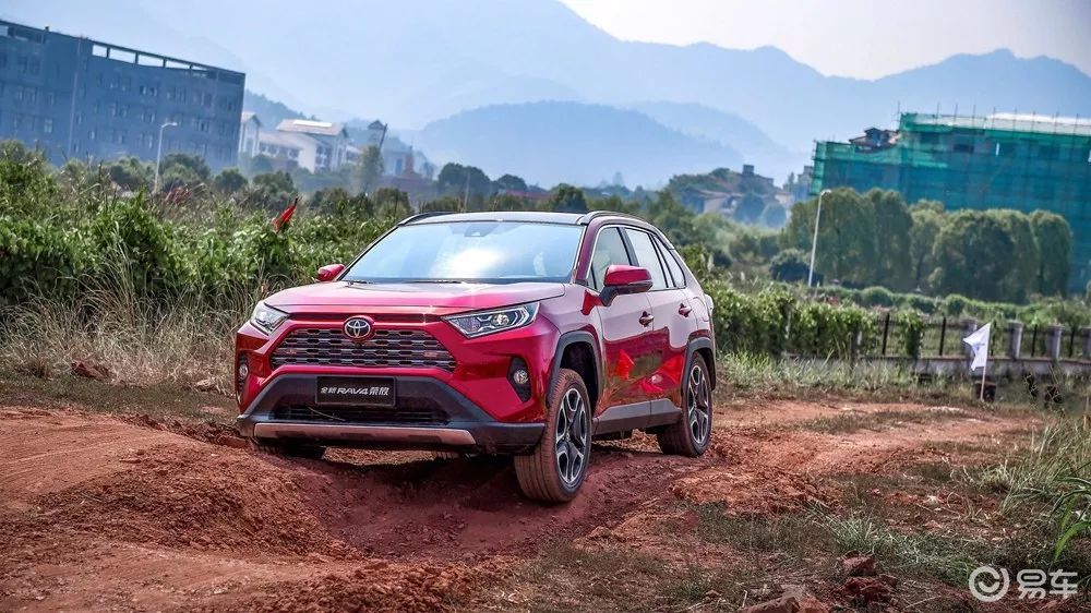 三套四驱系统加持,全新rav4荣放在征服城市后变得狂野了