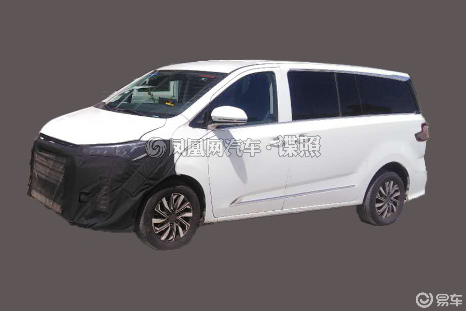 上汽maxus euniq 7路试照曝光 燃料电池mpv