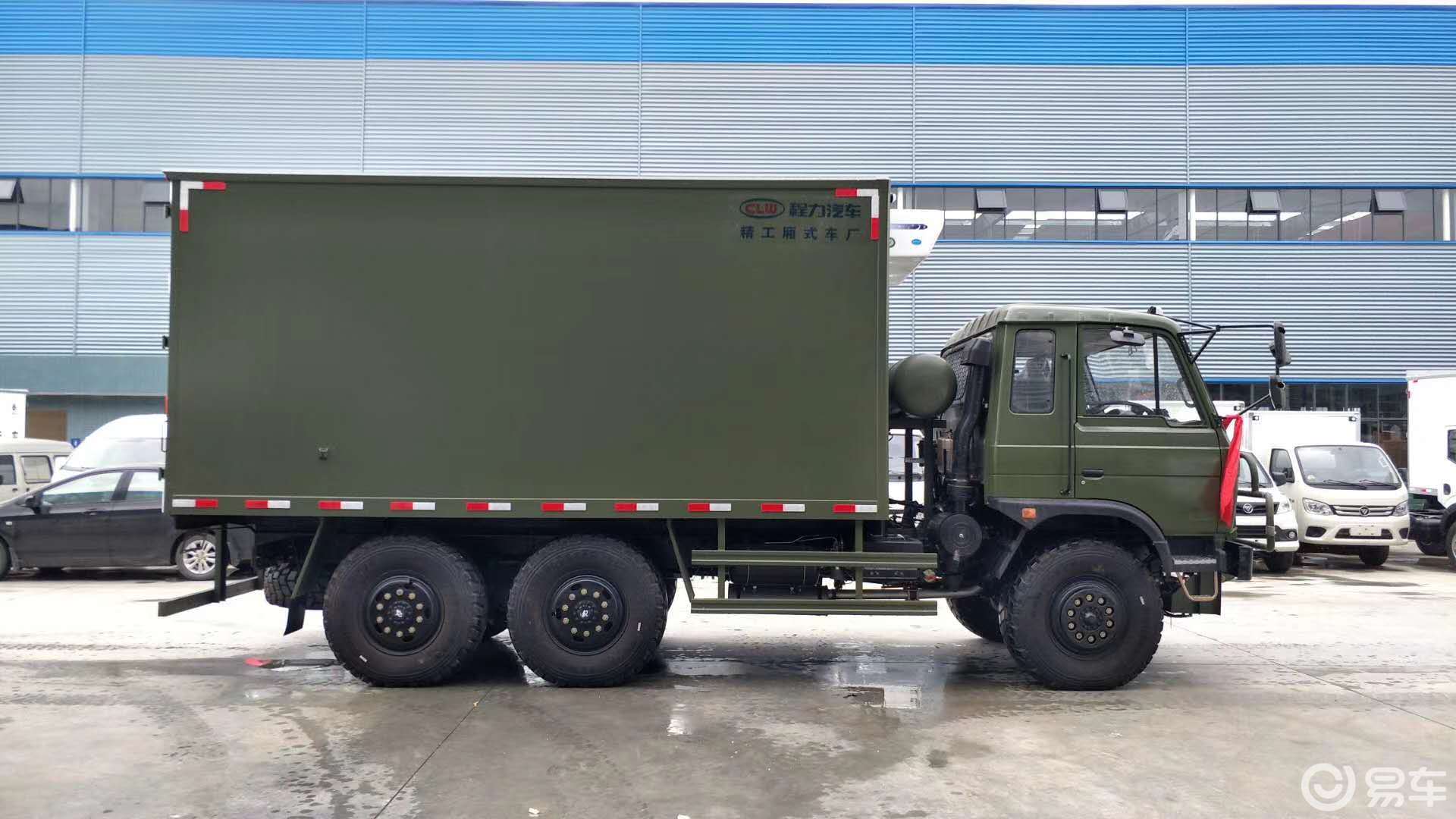 东风eq2102g军用6x6全驱冷藏肉钩车