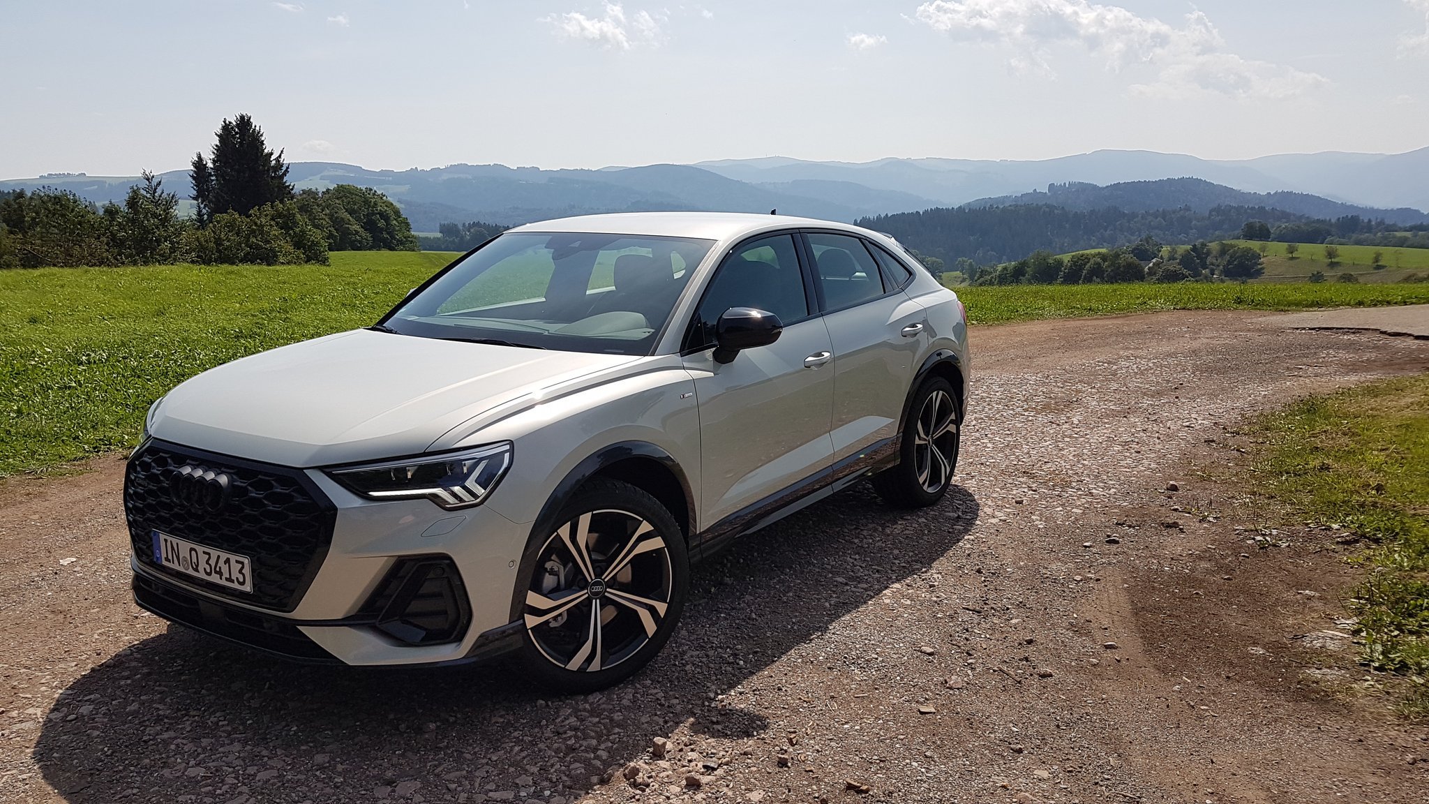 奥迪同时也于不久前推出了q3 sportback车型丰富产品线,并确定将引入