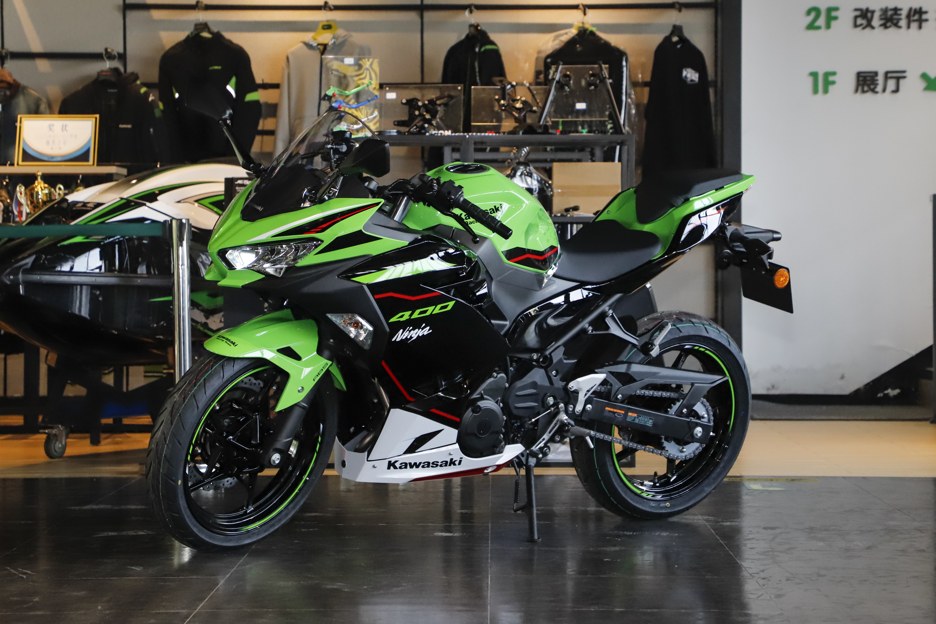 2022款川崎ninja400到店四种颜色开启预定