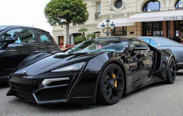 lykan hypersport,这是这台车的名字.