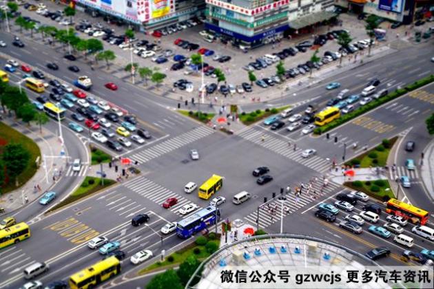 闯红灯是怎么判定的?这样还能不罚分?