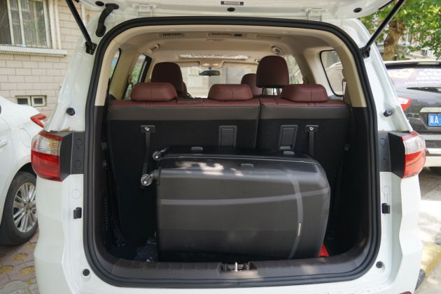 试驾长安凌轩:中国式MPV空间无敌了?