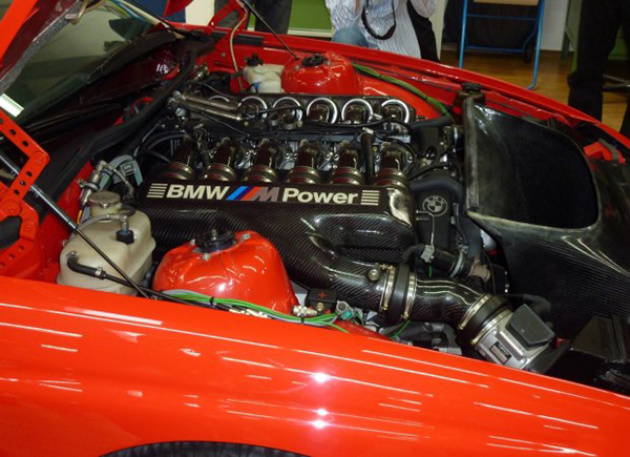4l v12发动机,最大功率提升至326马力,最大扭矩490n·m.