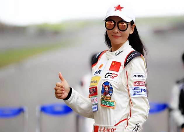 赛车手 美女 w1506_h1080_b0039207dd10430fb5c84beeacef535a.jpg