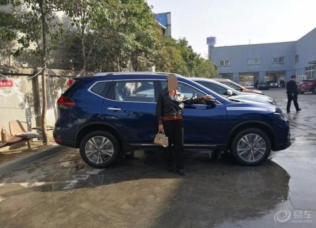 5豪华蓝奇骏 回头率真是高