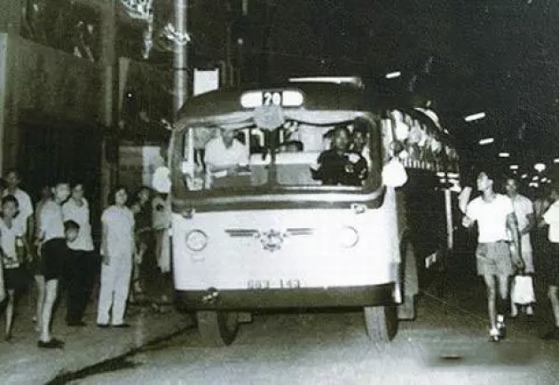中国50,60年代的城市公交汽车,从画风见证历史