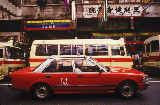 香港街头的红色出租车