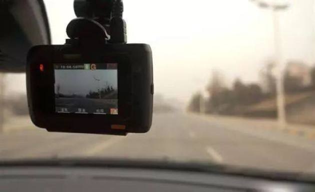 老司机不装行车记录仪 w550_h336_6af945ba94274e428fcbb302b7b1801d.jpeg