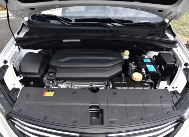 宝骏360上市 售价5.68-7.58万元/定位6座mpv