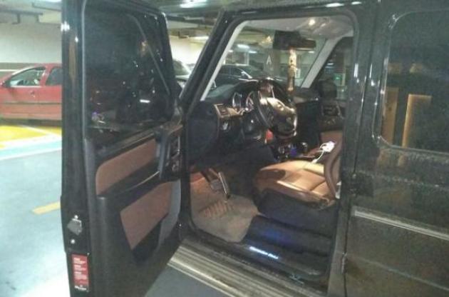 200万的奔驰G500放车库半年不开