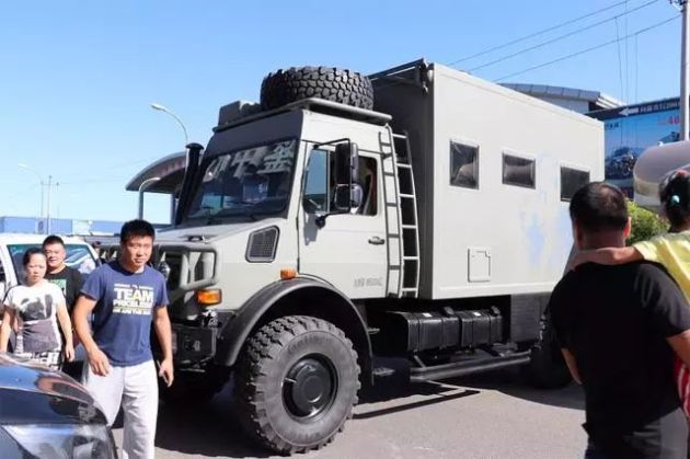 易车号 > 正文   进口阿迪雅compact590sp卧室 进口乌尼莫克越野房车