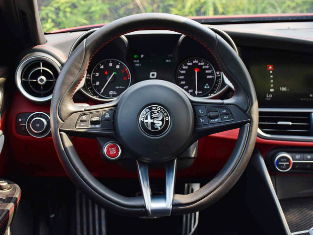 怎么才能不紧握方向盘 w1080_h810_b8818ef4f48a46f98dfb7f770bbeb428.jpeg