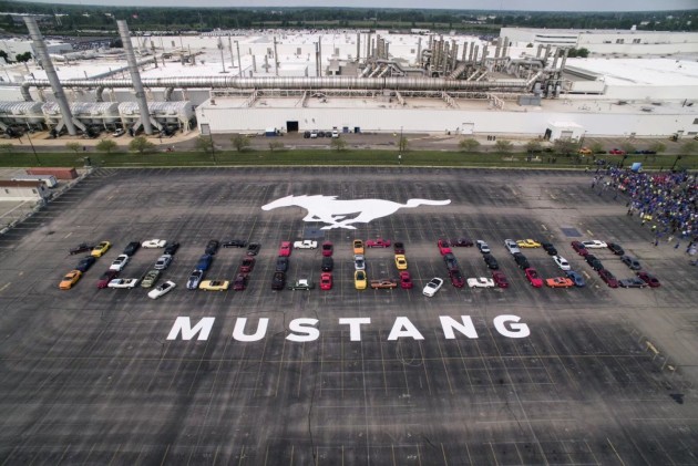 对决大黄蜂 2019款福特Mustang怪兽能量赛车