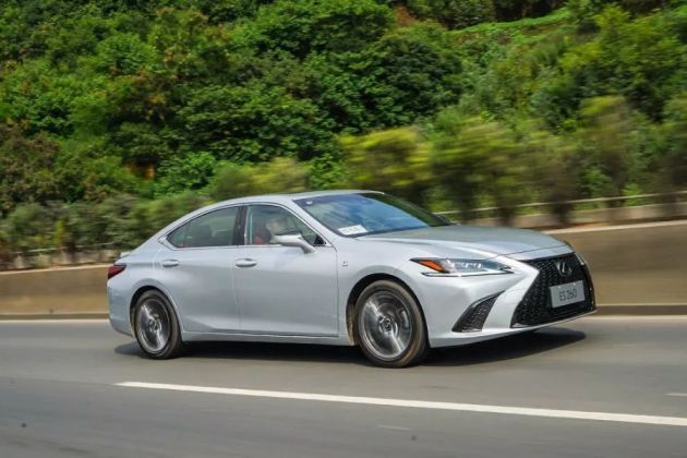 老雷克萨斯es300图片 w990_h660_ffb5d644117540e383d1ea9380a73230.jpeg