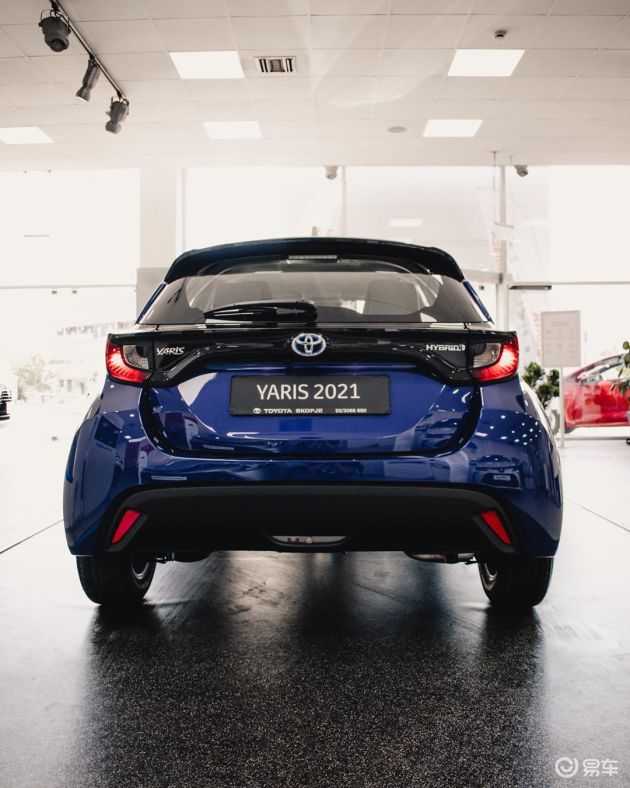 海外实拍全新丰田yaris tnga架构下最小的两厢车