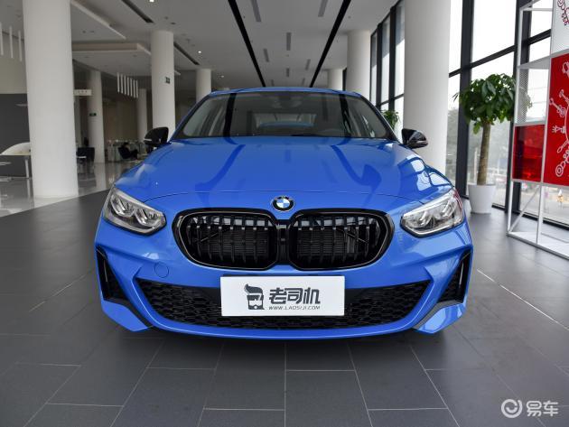 身披运动套件实拍宝马1系