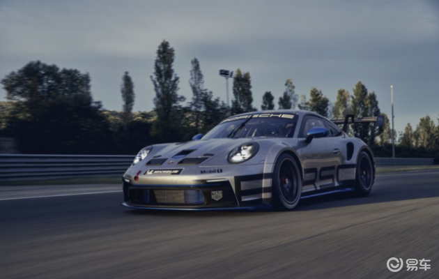 其车型外观特征几乎保持不变,但911又从carrera,targa,turbo,turbo s
