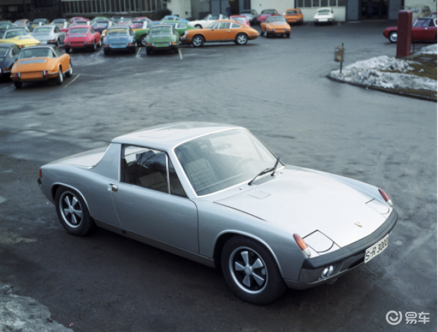 易车 正文1969年,中置发动机大众-保时捷914 跑车在法兰克福车展上