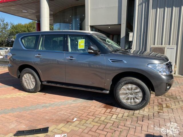 19款中东版途乐4.0 xe战斗灰个性外观