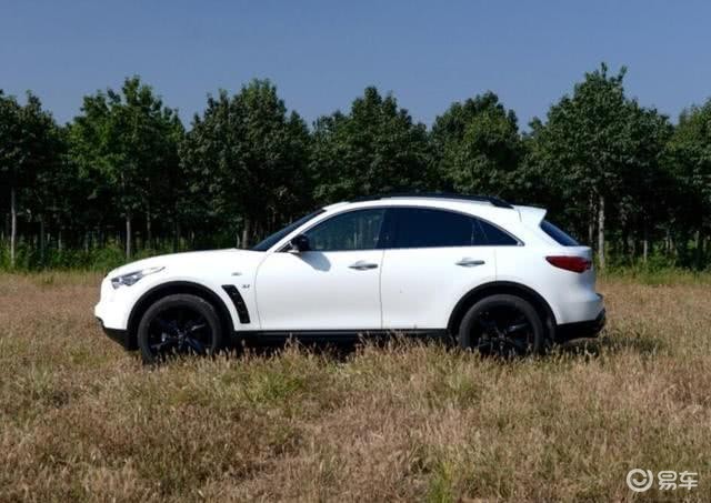 空间方面,英菲尼迪qx70绝影版的座椅