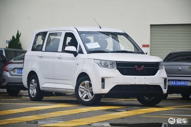 新款五菱宏光plus到店 极致功能化7座车