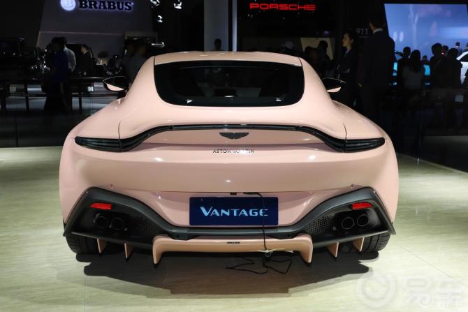 阿斯顿·马丁v8 vantage改色膜价格贵吗?