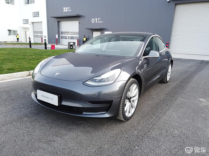 国产特斯拉model3新年首次降价标准版低于30万