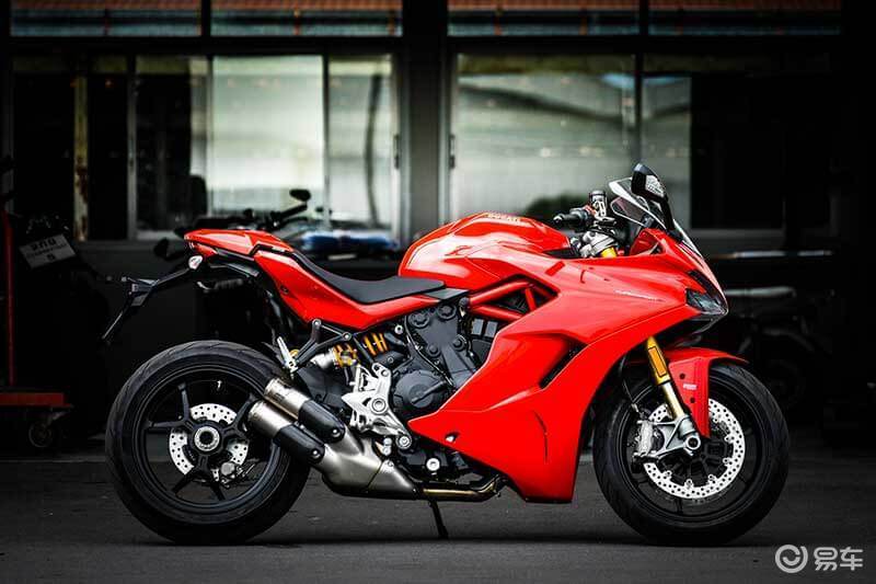 今天就说一下杜卡迪的supersport 939,中文名为鸰速
