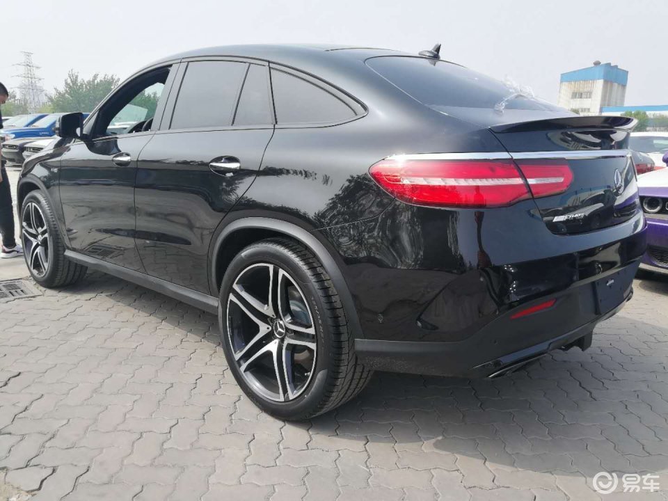 最便宜的奔驰suv多少钱一台 676e54cc71e44e649370279e112c53eb.jpeg