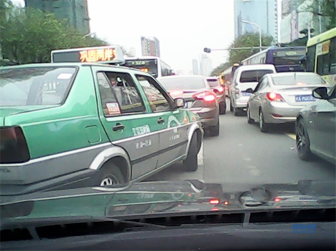 老司机开车为什么不走左侧 w670_h502_635588293977554080.jpg