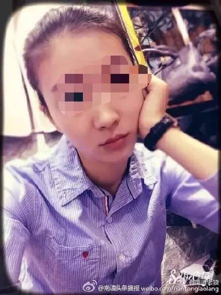 10月8日下午3点左右,江苏南通启东市人民路乐天玛特西边,一28岁女子骑