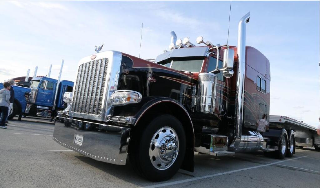 美国中部卡车展 自行脑补擎天柱的声音