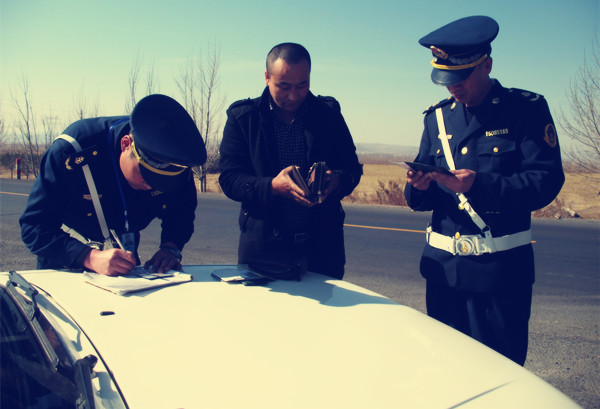 【交警喊打!滴滴如何演绎现实版《猫和老鼠》