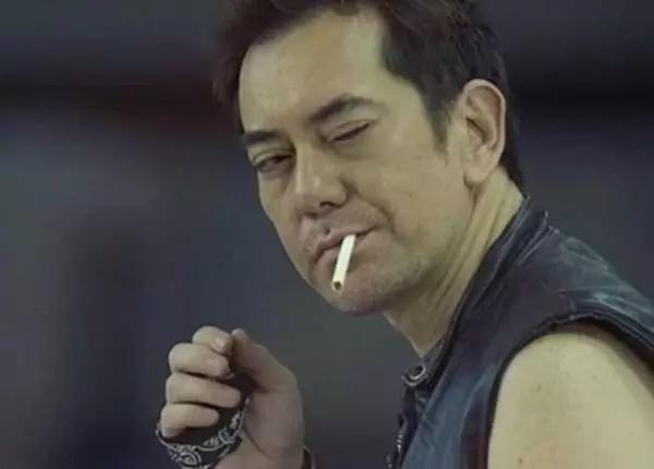大叔恶搞小哥哥视频,大叔恶搞小哥哥视频大全