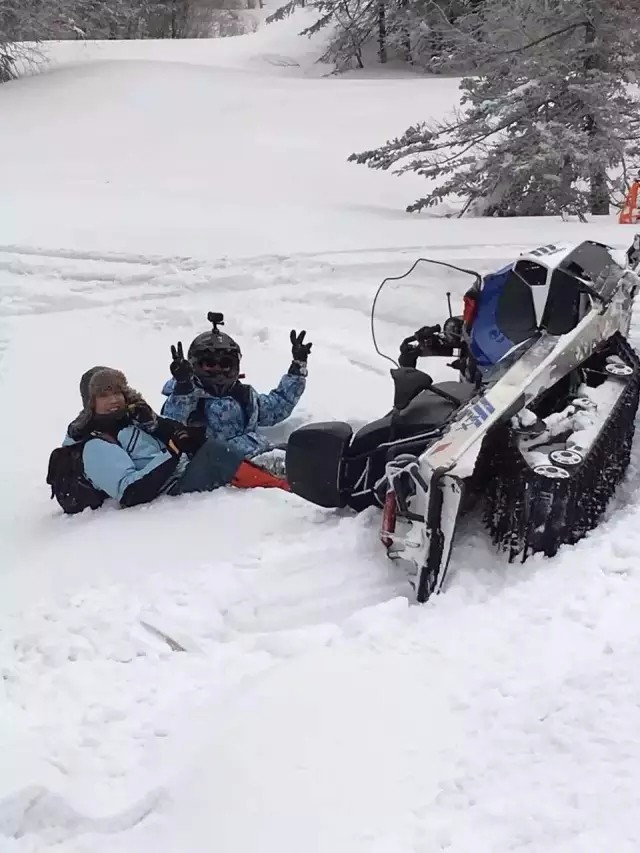 雪地舞者:美国北极猫arctic cat雪地摩托