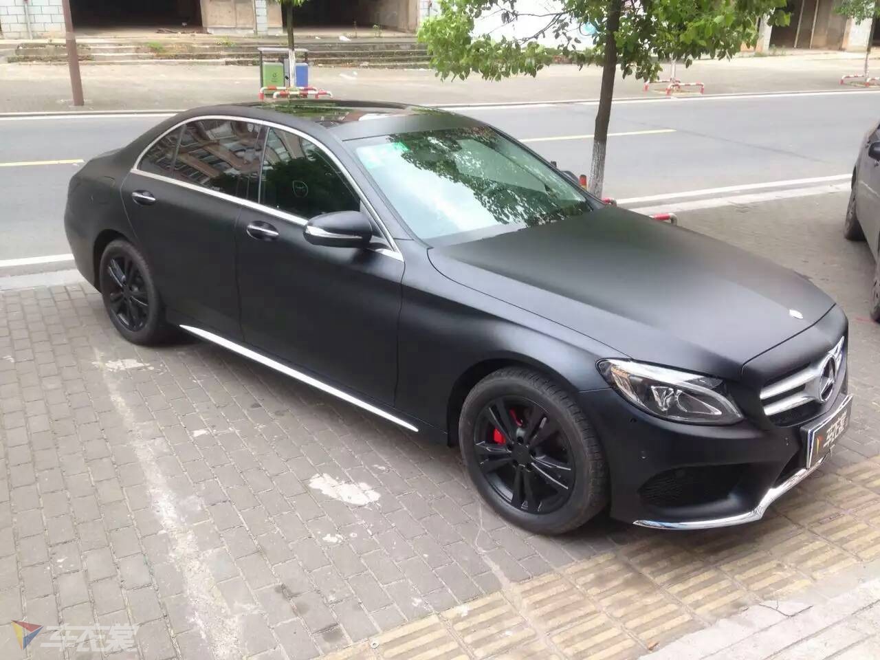 【御用铠甲 奔驰C级绸缎黑车身改色贴膜】-易起说动态-易车网