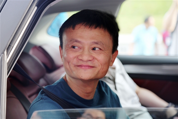 9.98万买荣威RX5马云同款,贾跃亭哭了高清图片