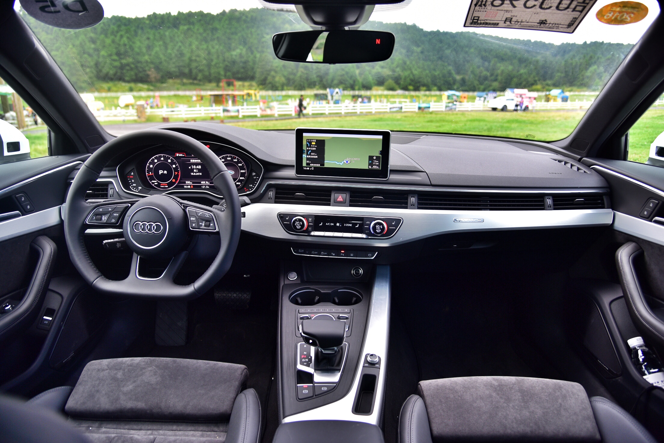 【试驾全新奥迪A4L:我跟A8同平台,自信着呢】吴佩频道-易起说-易车网