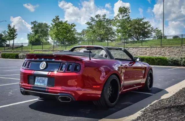 【街拍福特野马GT500】超跑志-易起说-易车网