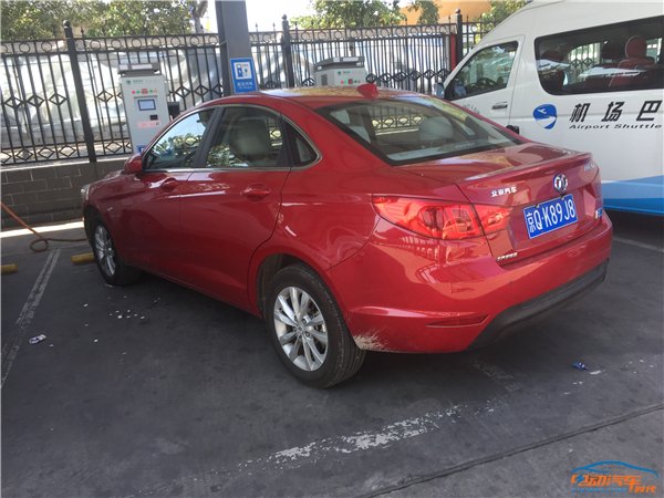 车对折卖 新能源二手车何去何从】电动汽车时