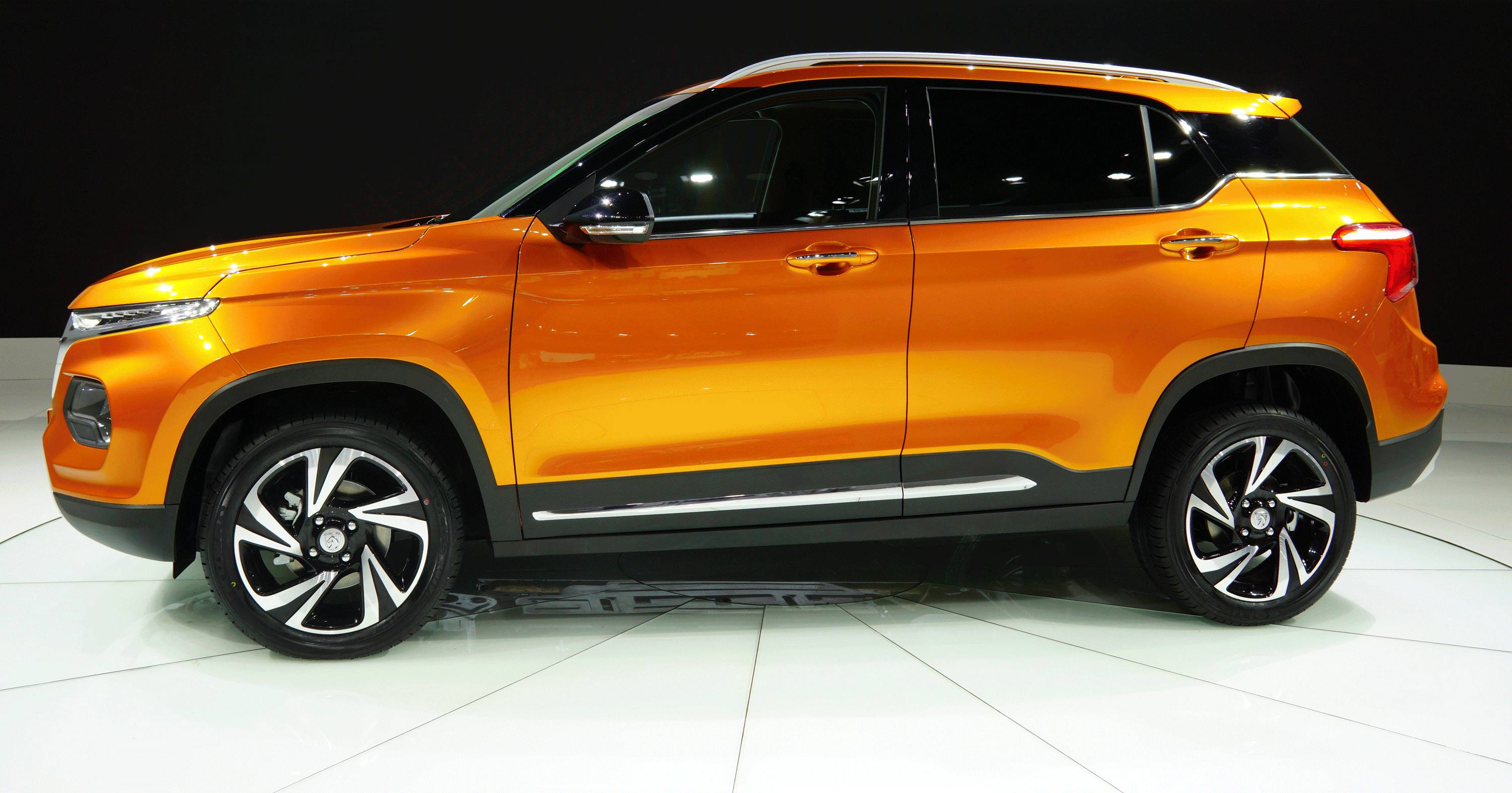 小型suv w3000_h1573_94299daaea074c128ab774dae1ddde68.jpeg