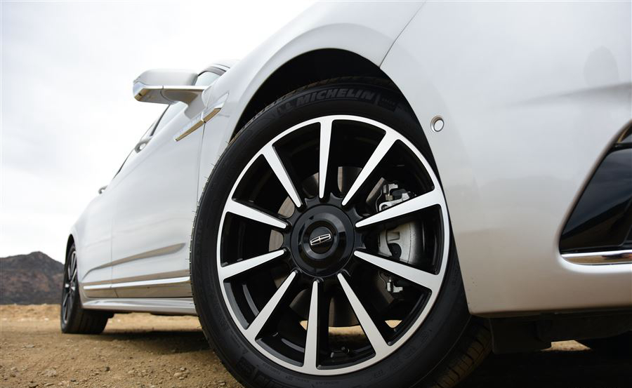 【41.88万起 林肯大陆拿什么跟BBA抢市场?】