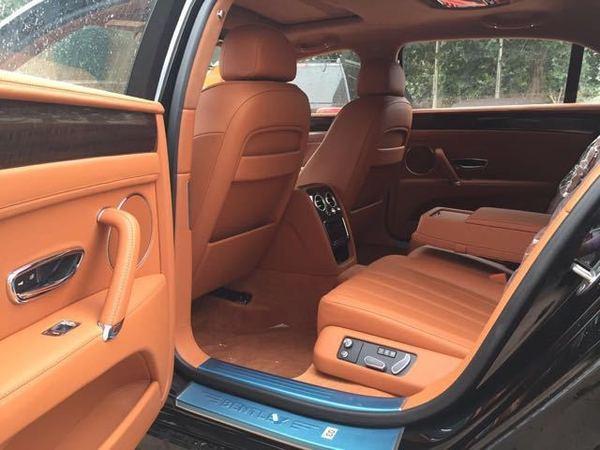 17款欧规宾利飞驰4.0TT8缸双涡轮增压现车配置详情介绍