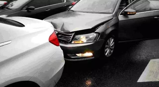 什么样的算小事故 w640_h350_92c3db5db6fa4ff5b68ecc2d34fcfd4d.jpeg