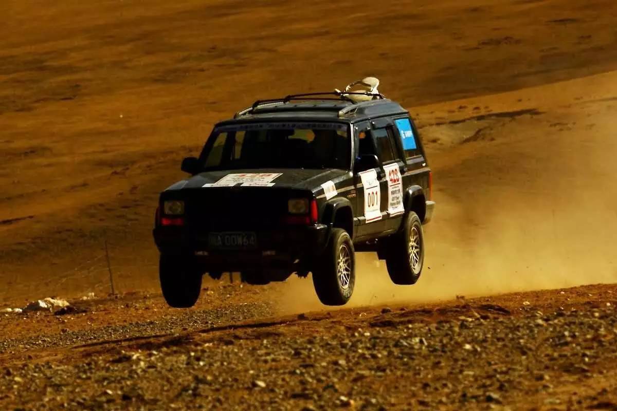 【图文】这个将川藏北线变成拉力赛道的越野狂