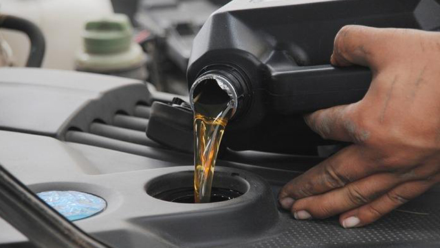 【换机油到底是看公里数还是看时间? 】车助网