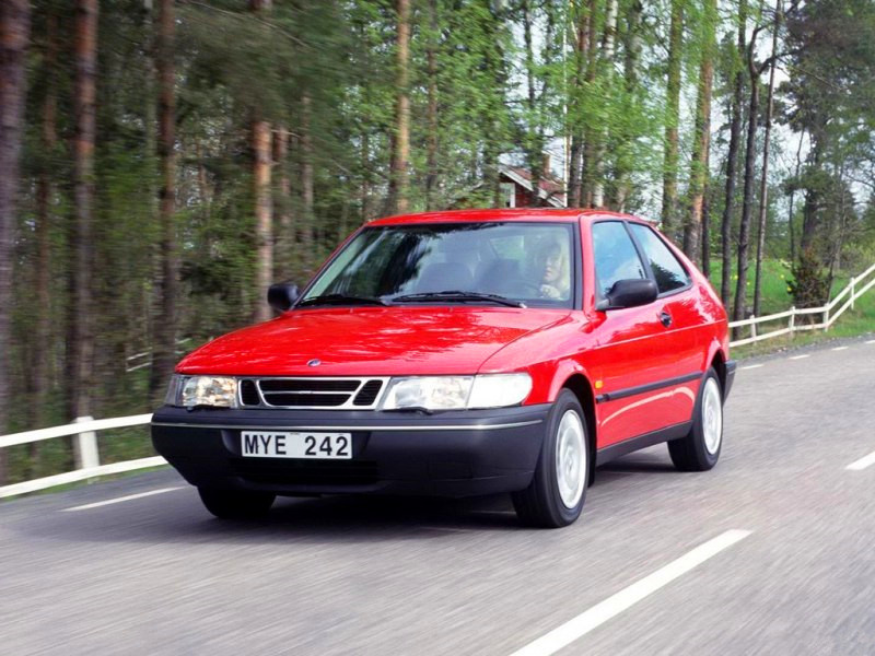 1997年10月20日,张雨生驾驶着saab 900在回台北市淡水镇的路上因严重