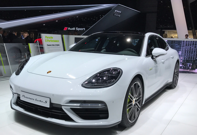 内瓦车展保时Panamera Turbo S 】小麒同学-易